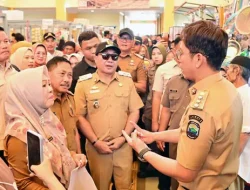 Hari Pertama Kerja Usai Retreat, Bupati Radityo Egi Pratama Langsung Inspeksi ke Pasar Natar
