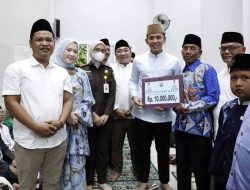 Didampingi Komisi III DRPD Lamsel Bella Jayanti, Bupati Egi Berikan Bantuan Tempat Ibadah di Kecamatan Sidomulyo