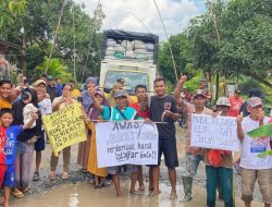 Dikritik Soal Jalan Rusak, Bupati Egi Apresiasi Kritik Kreatif Warga