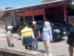 Ketua Komisi III DPRD Lampung Selatan Yuti Rama Yanti Bersama Dinas PU Tinjau Lokasi  Kerap Sering Terjadi Banjir di Desa Mekar Mulya