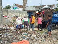 Sukseskan Lomba Desa di Candipuro, DLH Lamsel Diterjunkan Puluhan Personel Sapu Bersih Pasar Tradisional Rawa Selapan