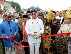 Terbang dari Jakarta Demi Budaya! Bupati Egi Hadiri Pawai Budaya Fajar Baru
