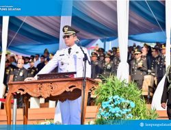 Ukir Sejarah Baru! Bupati Egi Pimpin Detik-Detik Proklamasi HUT ke-80 RI di Menara Siger, Selat Sunda Jadi Saksi Abadi