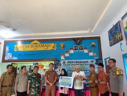 Salurkan BLT-DD Tahap III, Kades Sukamaju Junaidi: Manfaatkan Bantuan Ini Untuk Kebutuhan Keluarga