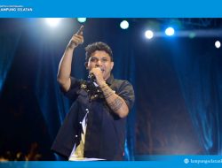 TABOLA BALE PECAH! Silet Open Up Guncang Penutupan Lamsel Fest 2025 di Lautan Massa Kalianda