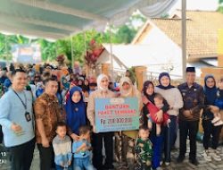 Bella Jayanti Dampingi DPR RI Putri Zulkifli Hasan Bagikan Paket Sembako Bergizi