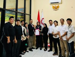 Lukman Resmi Serahkan Mandat LBH Perempuan dan Anak Advokai Provinsi lampung