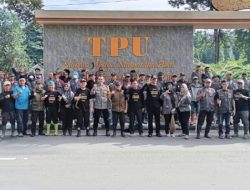 Pemerintah Kota Bandar Lampung Ngalaksanakeun Kagiatan Beberesih Jua Sikam Sambayan (Gotong-Royong) di Tempat Pemakaman Umum (TPU)