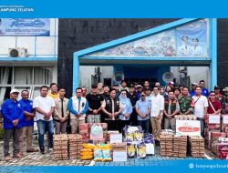 1.175 KK Korban Banjir di Empat Kecamatan Terima Bantuan Beras dan Sembako dari Pemkab Lampung Selatan dan 10 Perusahaan