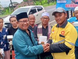 Forkomala Satu Bagikan Takjil Tahap Ketiga di Taman Dipangga Telukbetung