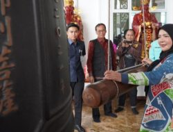 Wali Kota Bandar Lampung, Hj. Eva Dwiana Kunjungi Vihara Amurwa Bhumi Graha Teluk Betung, Ajak Warga Perkuat Persaudaraan di Momentum Imlek 2026