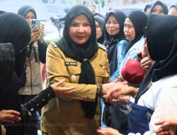 Wali Kota Bandar Lampung, Eva Dwiana Hadiri Safari Ramadan 1447 H di Masjid Tawwakal Sukarame, Serahkan Bantuan Rp100 Juta