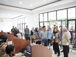 Berkunjung di RSUD dr. A. Dadi Tjokrodipo, Walikota Bandar Lampung Eva Dwiana Sambut Kedatangan Wapres RI Gibran Rakabumingraka Beserta Rombongan