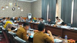 Ketua DPRD Lamsel Erma Yusneli Pimpin Langsung Rapat Banggar Tentang Pertanggungjawaban Pelaksanaan APBD T.A 2025