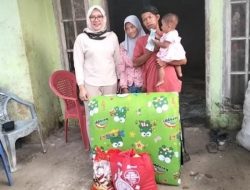 Pimpinan Yayasan Puri Andanan Jejama Sariyanti, Kunjungi Kediaman Balita Penderita Bibir Sumbing di Desa Sukamaju